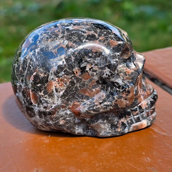 Yooperlite Skull – Illumination • Expression • Fire Within - Picture 2 of 7